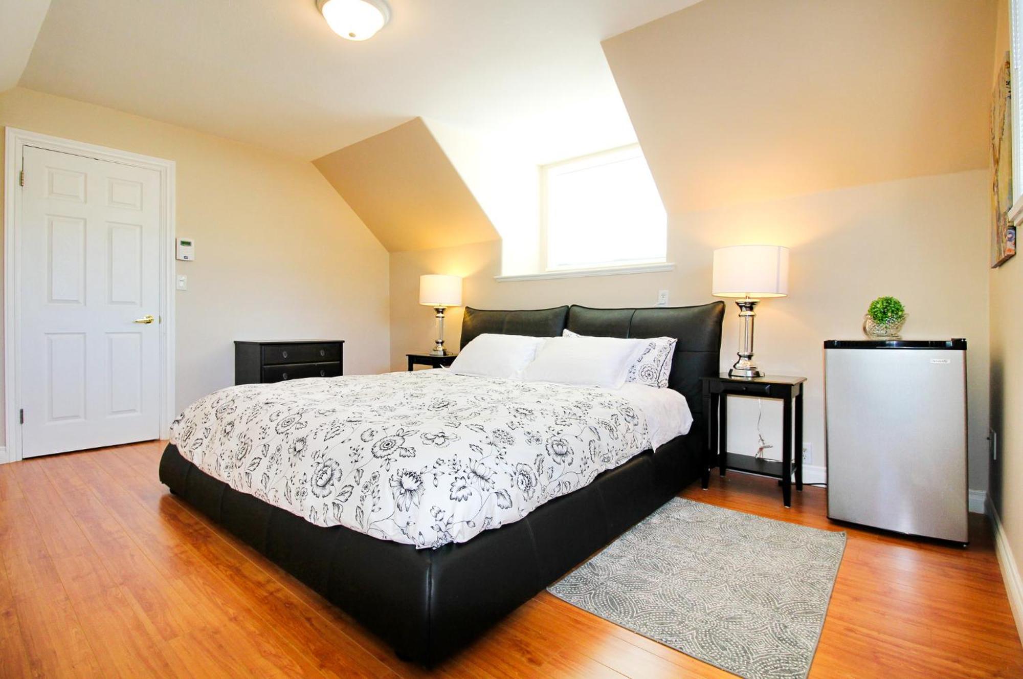 Spacious Two Bedrooms With Two Bathrooms Central Richmond 15Min To Yvr Airport Esterno foto